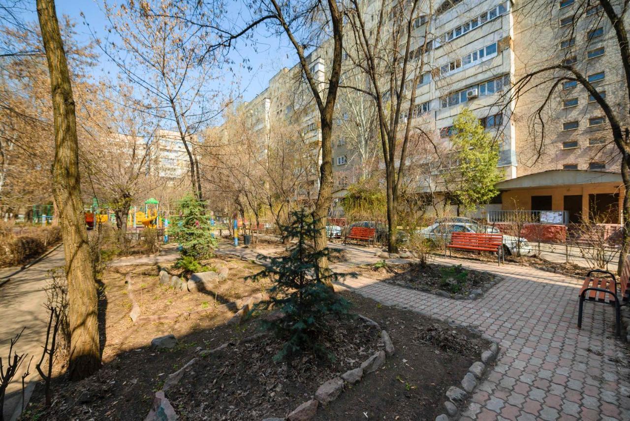 Apartamento На Проспекте Ленина Almatý Exterior foto